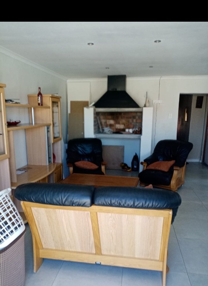 7 Bedroom Property for Sale in Heather Park Western Cape